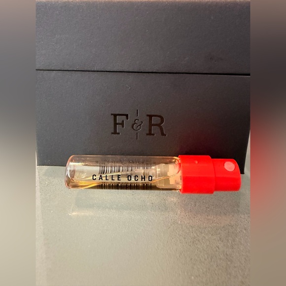 Fulton & Roark Sample Discovery Set – 5 Scents - Picture 3 of 10